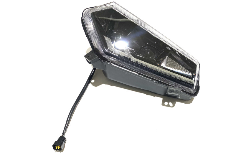Фара левая Xwolf 700