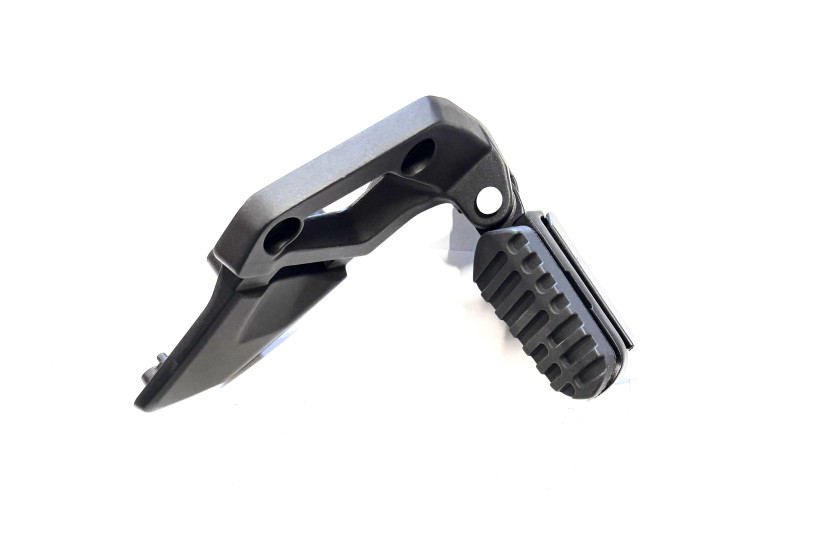 Подножка водителя правая в сборе с кронштейном For Matt Black Model