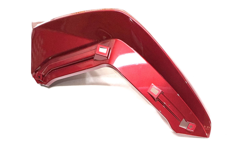 Накладка бака верхняя правая FOR RED MODEL