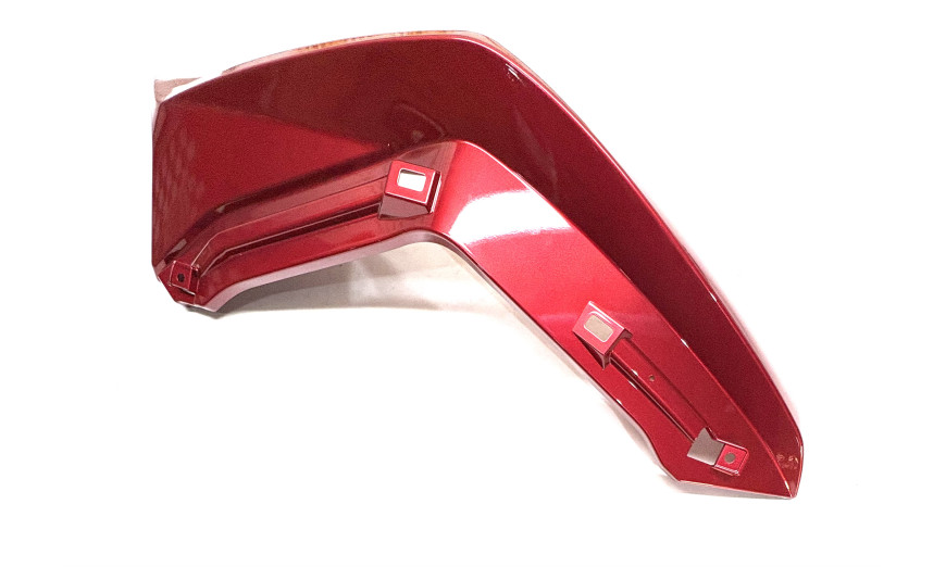 Накладка бака верхняя правая FOR RED MODEL