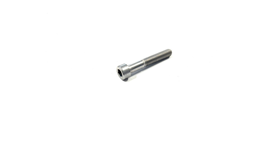 Болт M6*L40