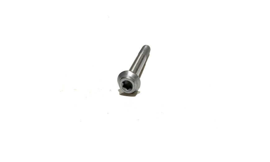 Болт крепления двигателя М10 L70